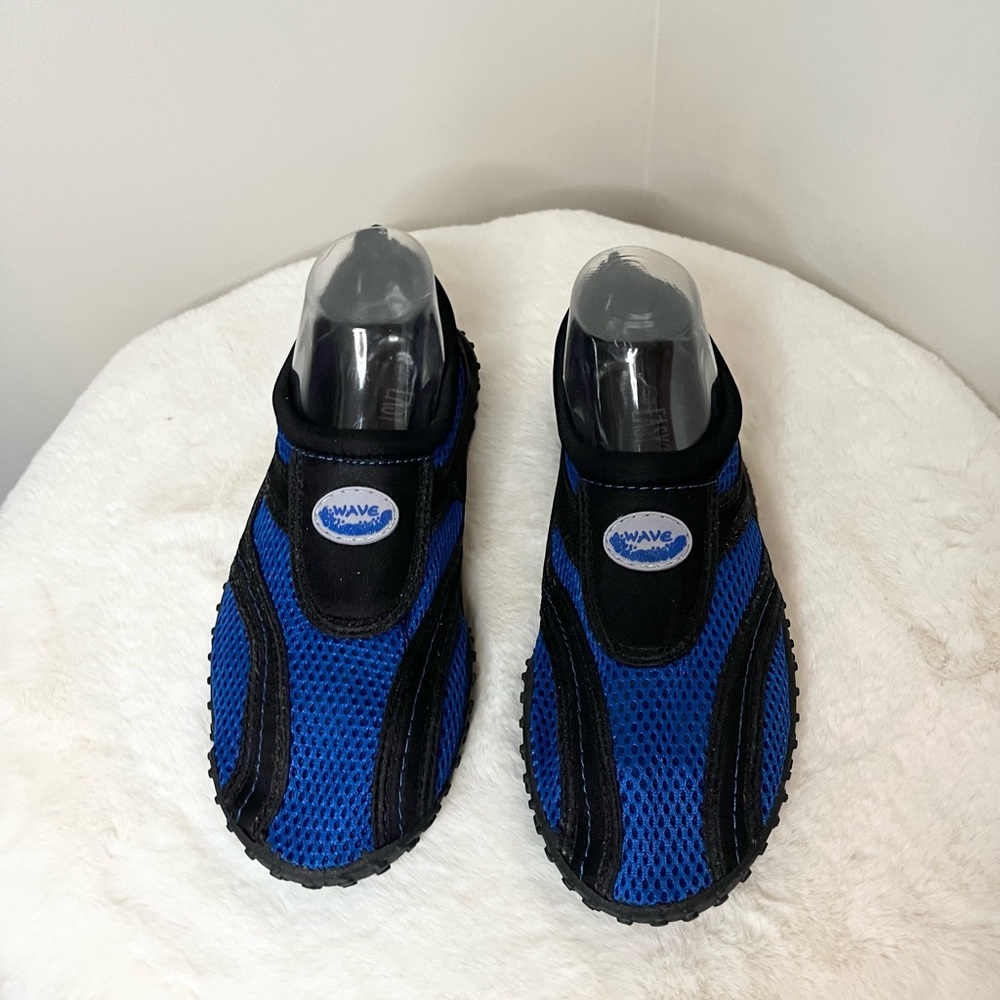 Easy USA Women's Wave Blue and Black Water Shoes
